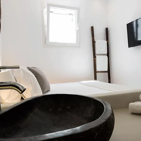 Hyades - Downtown Suites,