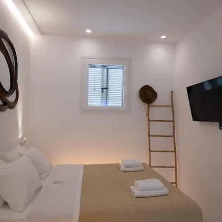 Hyades - Downtown Suites, *