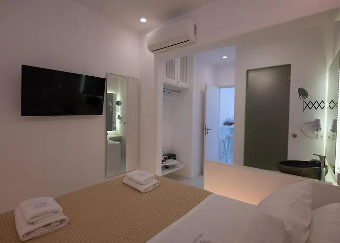 Hyades - Downtown Suites, *